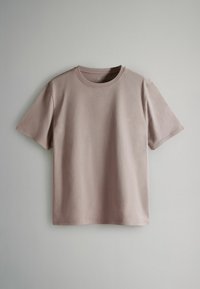 THE SET RELAXED SHORT SLEEVE 5 PACK - Jednoduché tričko - black berry red taupe brown white stripe