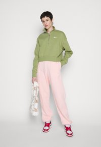 Nike Sportswear SPORTSWEAR PHOENIX FLEECE - Camisola - alligator sail