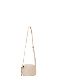 Borsa a tracolla in pelle beige, forma rettangolare con logo impresso, lunga tracolla regolabile, texture liscia, design elegante, dettagli in metallo argentato.