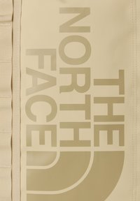 The North Face BASE CAMP - Mugursoma - gravel-khaki stone