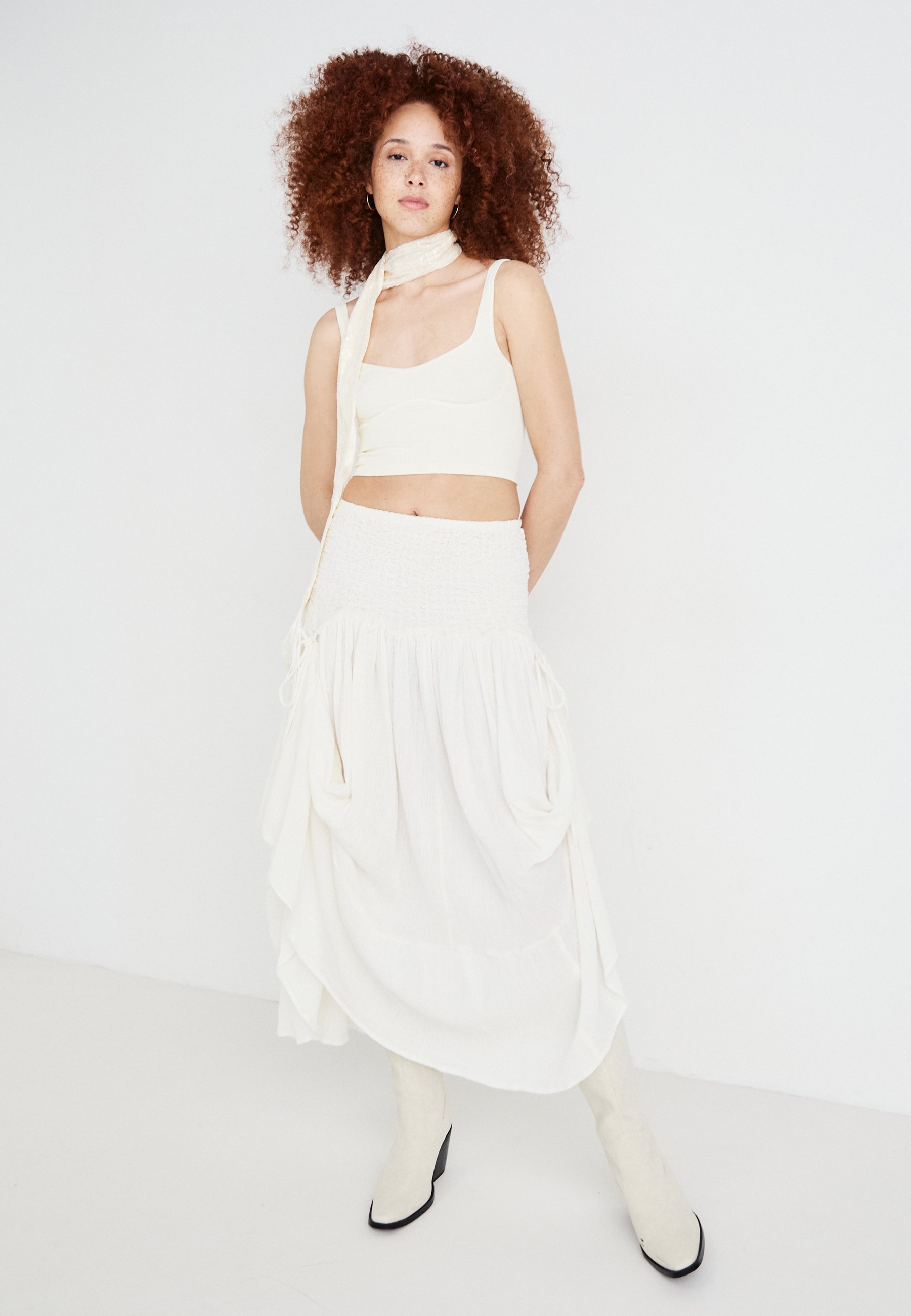 トップス Meg fluffy tops Free People MEG SEAMLESS CROP - Top - ivory/off-white - Zalando