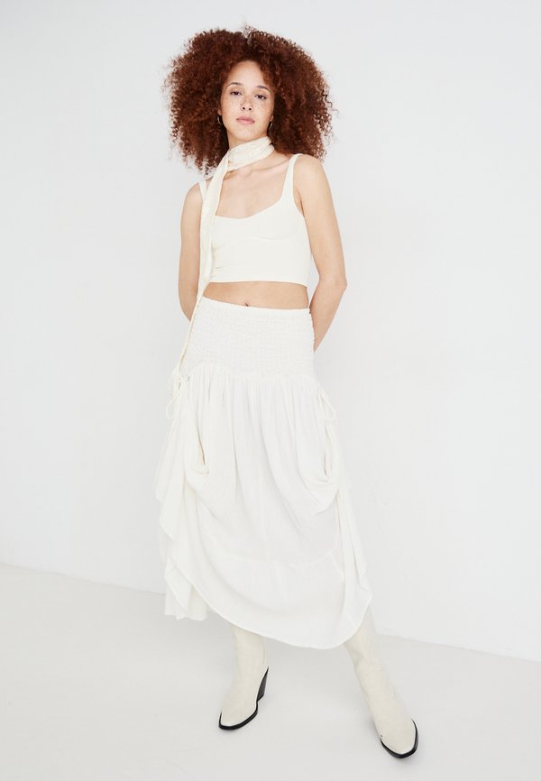 MEG SEAMLESS CROP - Top - ivory2