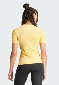 adidas Performance TECHFIT - Camiseta básica - semi spark white