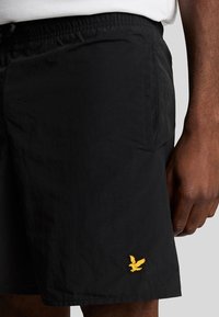 Lyle & Scott Shorts da mare - z jet black