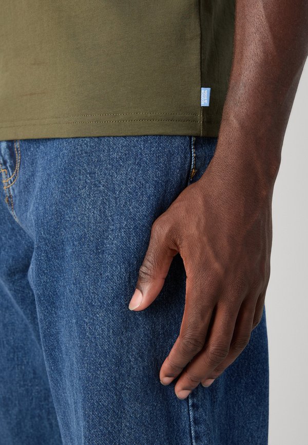 LEFT CHEST ARTWORK - Print T-shirt2