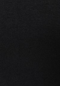 Schwarzer gerippter Stoff, weiche Textur, leicht, mit feinen vertikalen Streifen. Geeignet für Bekleidungs- oder Polsteranwendungen.