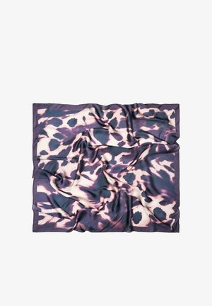 Écharpe en tissu doux avec un motif tacheté irrégulier violet et beige, montrée froissée et étalée sur un fond blanc.