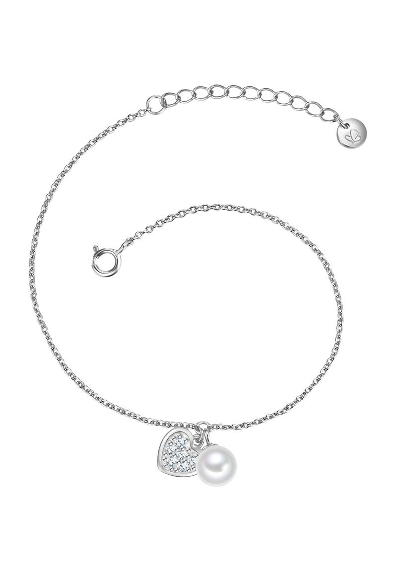 Pulsera de cadena de plata con un charm en forma de corazón que presenta rhinestones y un acento de perla. Longitud ajustable con un cierre de langosta.