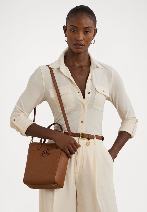 PEBBLED LEATHER SMALL CAMERYN TOTE BAG - Handbag - lauren tan2