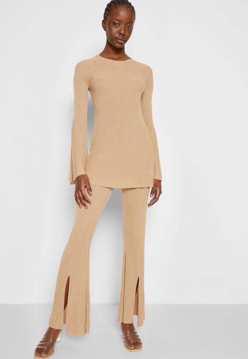 Damen Bekleidung | Cult Gaia DALIA PANT Stoffhose sand - HV63776 Damen Bekleidung | Cult Gaia DALIA PANT Stoffhose sand - HV63776