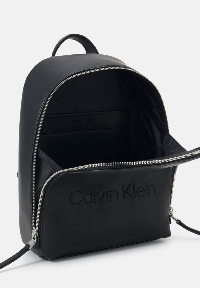 Backpack CALVIN KLEIN JEANS Black In Synthetic 22069787 atelieryuwa