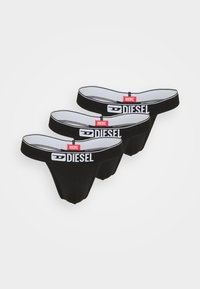 Czarne męskie bokserki z białym elastycznym pasem w talii z czerwono-czarnym logo "DIESEL". Gładka tkanina o dopasowanym kroju, zestaw trzy sztuki.