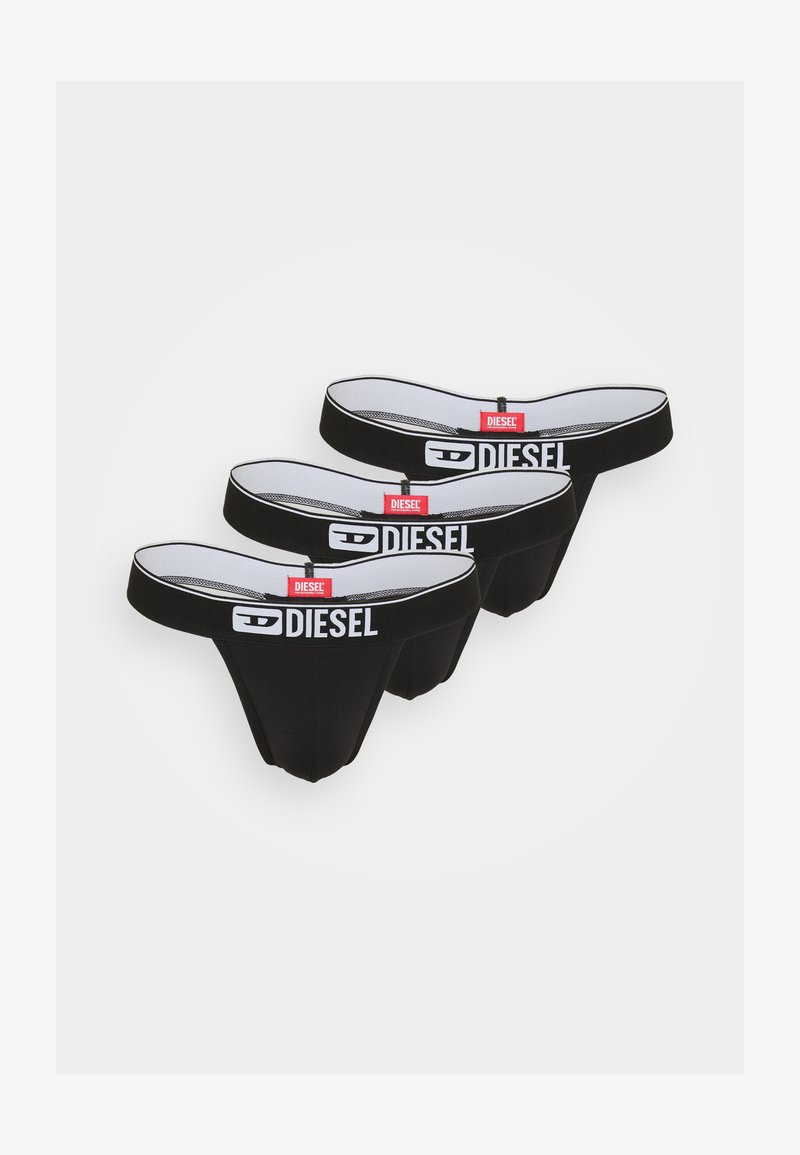 Czarne męskie bokserki z białym elastycznym pasem w talii z czerwono-czarnym logo "DIESEL". Gładka tkanina o dopasowanym kroju, zestaw trzy sztuki.