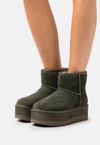 UGG Botki na platformie
