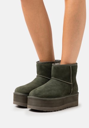 UGG Stivaletti con plateau - dark green
