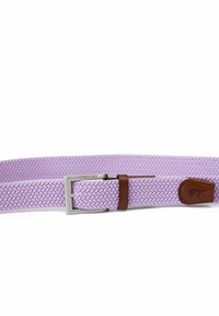 Cintura intrecciata lilla con fibbia metallica in argento e accentuazione in pelle marrone, caratterizzata da una finitura testurizzata e lunghezza regolabile.