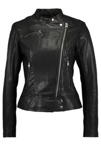 Svart lädermotorcykeljacka med en figursydd design, asymmetrisk framdragkedja, dragkedjefickor och tryckknapps-krage.
