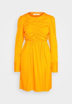 Gestuz TOLINA DRESS - Koktailové šaty/večierkové šaty - flame orange
