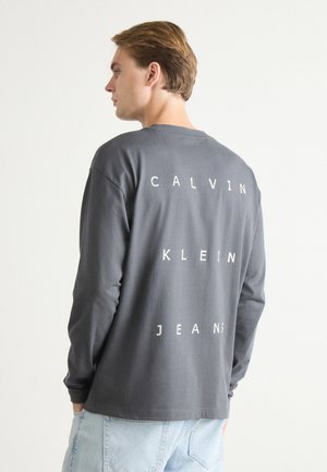 STAMP BACK GRAPHIC TEE - Topper langermet - washed black