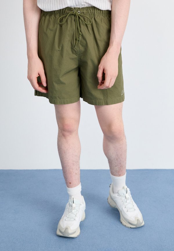 CLUB FLOW WASH  - Shorts - medium olive