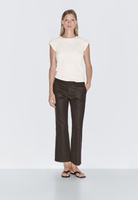 Massimo Dutti FLARE FIT CROPPED - Broek - mottled dark brown