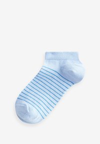 Šviesiai mėlyna medvilninė blauzdinė kojinė su horizontaliomis tamsiai mėlynomis juostelėmis ir sustiprintu kulnu, turinti ribotą rankogaliuką ir lygią tekstūrą.