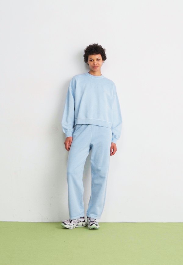 BENTON PANT - Tracksuit bottoms - air sky garment dyed2