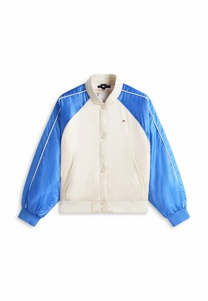 Giacca bomber beige con maniche raglan blu, chiusura frontale con bottoni a pressione, colletto e polsini a coste, e tasche laterali.