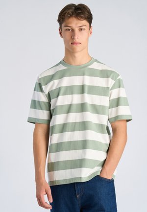 STRIPED OVERSIZED TEE - T-shirt con stampa - sage green