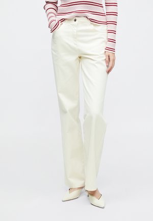 ZINNIA - Blugi loose fit - cream