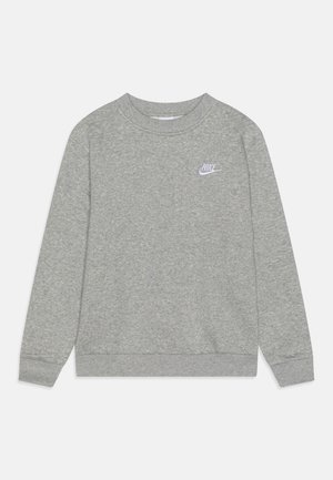 Grijze sweatshirt van een katoenmix. Heeft een ronde hals, lange mouwen en een klein wit Nike-logo op de borst.
