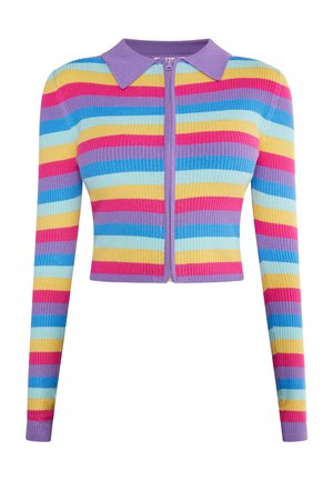 Ribota, trumpa megzta kardiganas, horizontalios mėlynų, rožinių, geltonų ir violetinių juostų. Turi violetinį apykaklę ir pilno ilgio rankoves su priekine užtrauktuku.