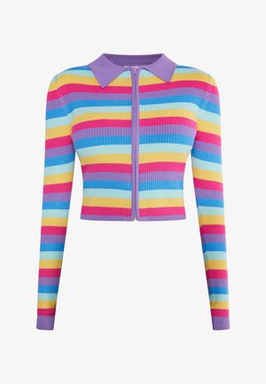 Geribbeld, cropped cardigan in verticale strepen van blauw, roze, geel en paars. Voorzien van een paarse kraag en lange mouwen met een ritssluiting aan de voorkant.