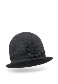 Mustakoski cloche-hattu, jossa on koristeellinen kukka- ja lehtikuvio bändissä. Pyöreä muoto laajalla reunalla ja pehmeällä tekstuurilla.