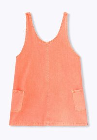 Débardeur en denim couleur pêche avec un col rond, deux poches avant et des détails de couture. Design simple en A et style sans manches.
