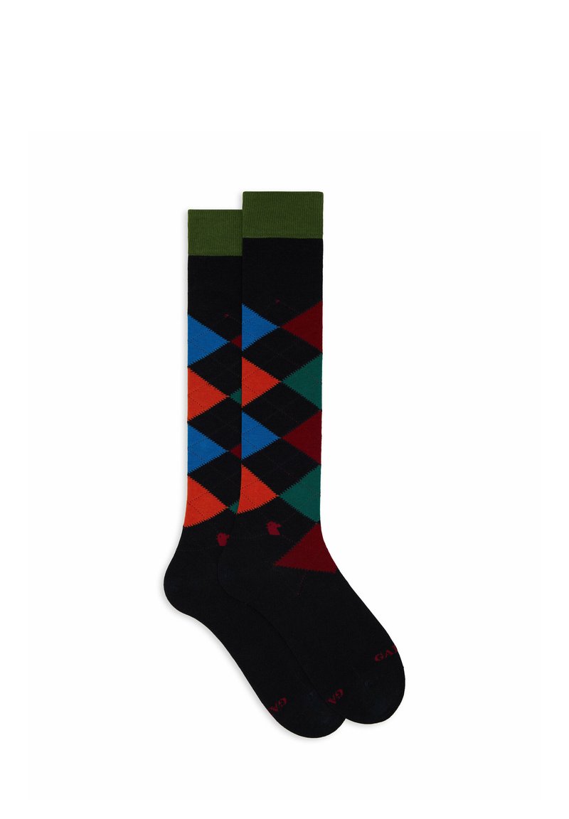 Calze fino al ginocchio con una base nera e un motivo argyle multicolore in blu, rosso, verde e grigio scuro, rifinite con un polsino verde.