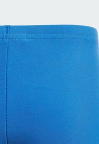 adidas Sportswear X DISNEY LILO AND STITCH 1-INCH KIDS - Plavkové kalhotky  - dark marine   semi flash aqua