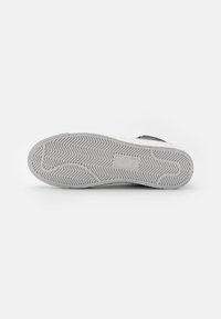 EA7 Emporio Armani BASKET RETRO UNISEX - Sneakers alte - black/white