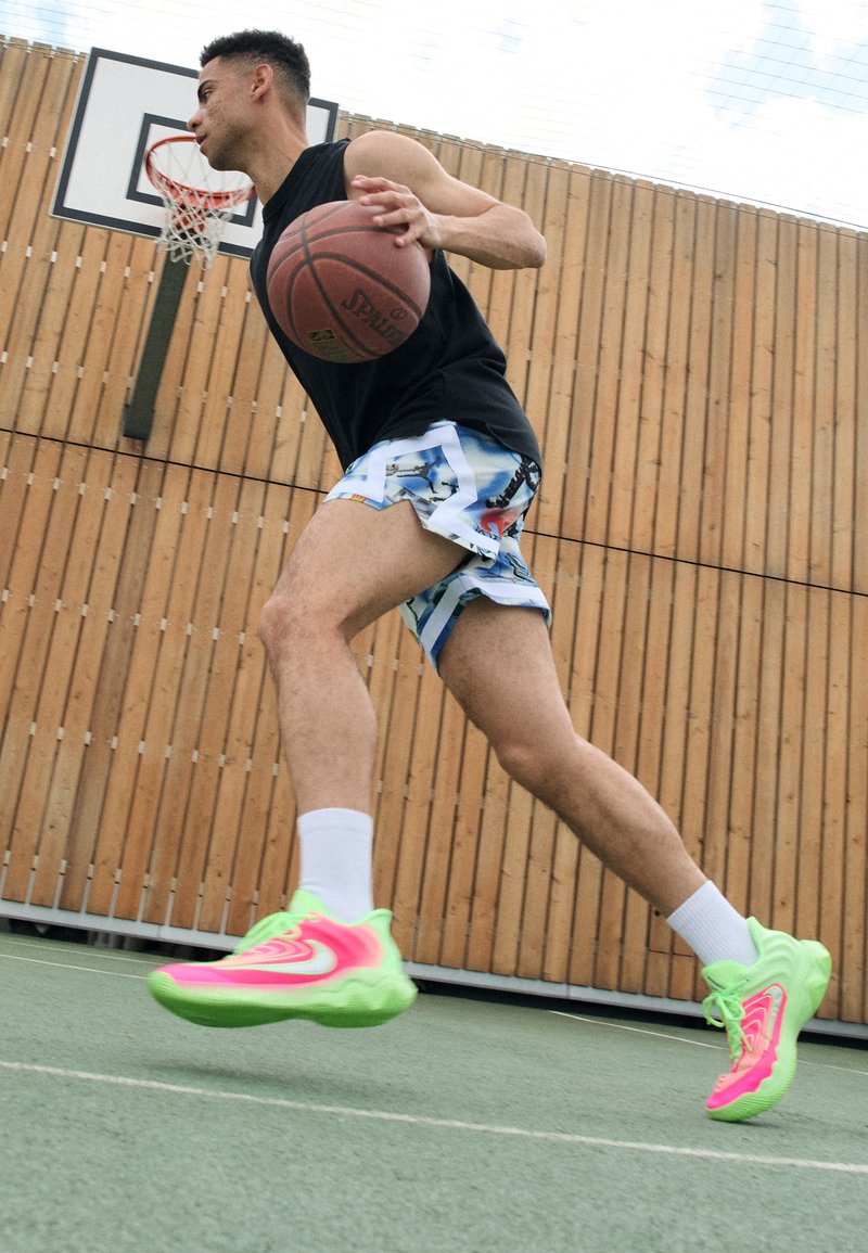 Nike Performance GIANNIS IMMORTALITY Scarpe da basket lime