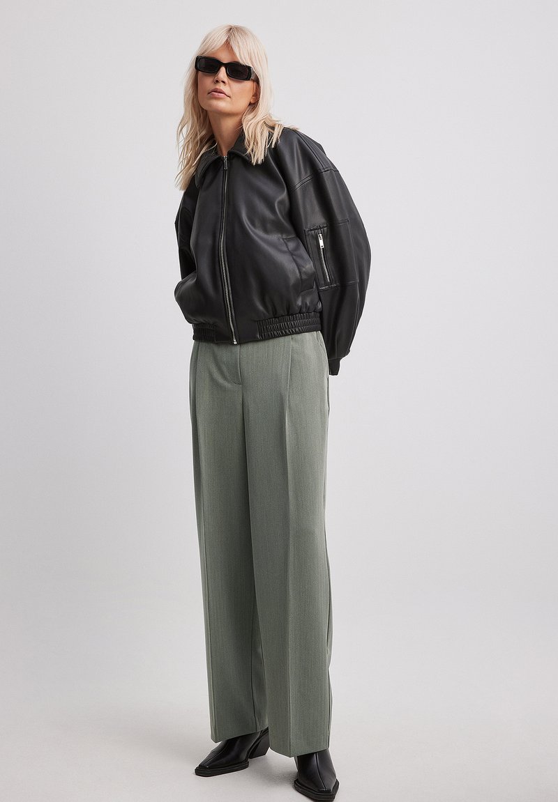 NA-KD Broek groen NA-KD Broek groen