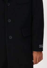Lacoste Klassikaline mantel - noir