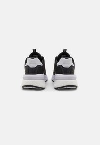 adidas Sportswear PHASE - Trainers - core black/footwear white