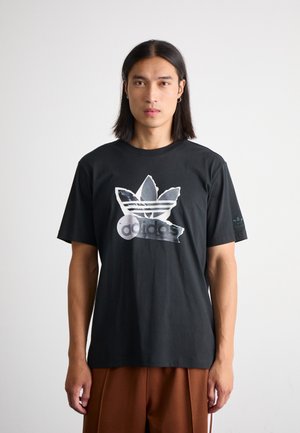 adidas Originals FASHION - T-shirt med print - black