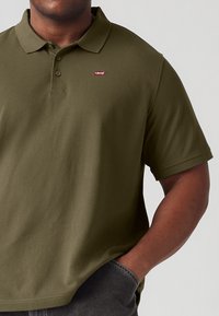 Levi's® Plus Polokošeľa - olive night