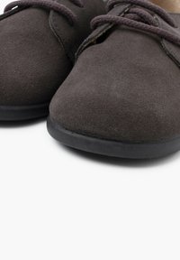 Pisamonas Stringate sportive - gris