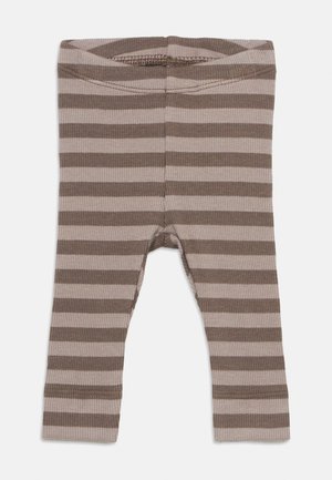 Leggings bébé côtelés à rayures horizontales marron et beige avec une ceinture élastique, posés à plat sur un fond blanc.