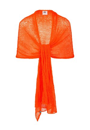 Jasnopomarańczowy, luźno dziergany, otwarty shrugg z długą, luźno opadającą częścią i małą metką marki przy krawędzi.