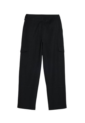 Pantaloni cargo neri a gamba dritta con tasche laterali a pattina e una vita adatta su uno sfondo bianco.