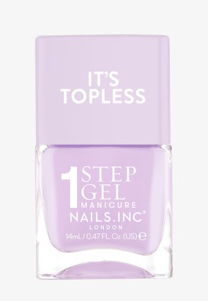 Bouteille de vernis à ongles lavande avec une base en verre carrée, un capuchon violet clair, et un texte blanc indiquant "C'EST DÉNUDÉ" et "VERNIS GEL 1 ÉTAPE."