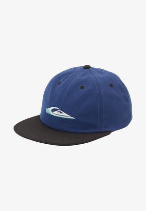 Blaues Cap mit schwarzem Schirm, das ein gesticktes Wellenlogo in Weiß und Aqua zeigt. Hergestellt aus Stoff mit einem flachen Schirm-Design.